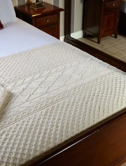 Hot White Clan Aran Throw Clan Throws